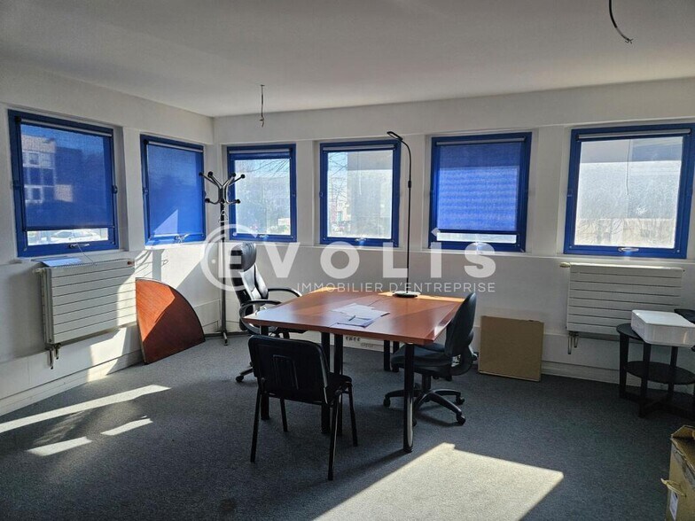 Local d'activités dans Palaiseau à vendre - Photo intérieure – Image 2 sur 10