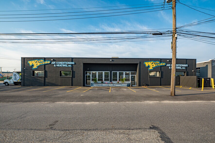 77 Marine St, Farmingdale, NY à vendre - Photo de l’immeuble – Image 1 sur 23