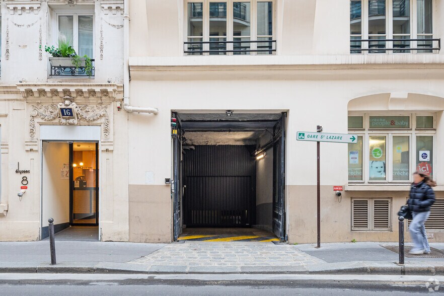 14 Rue Cambacérès, Paris à louer - Photo de l’immeuble – Image 3 sur 3