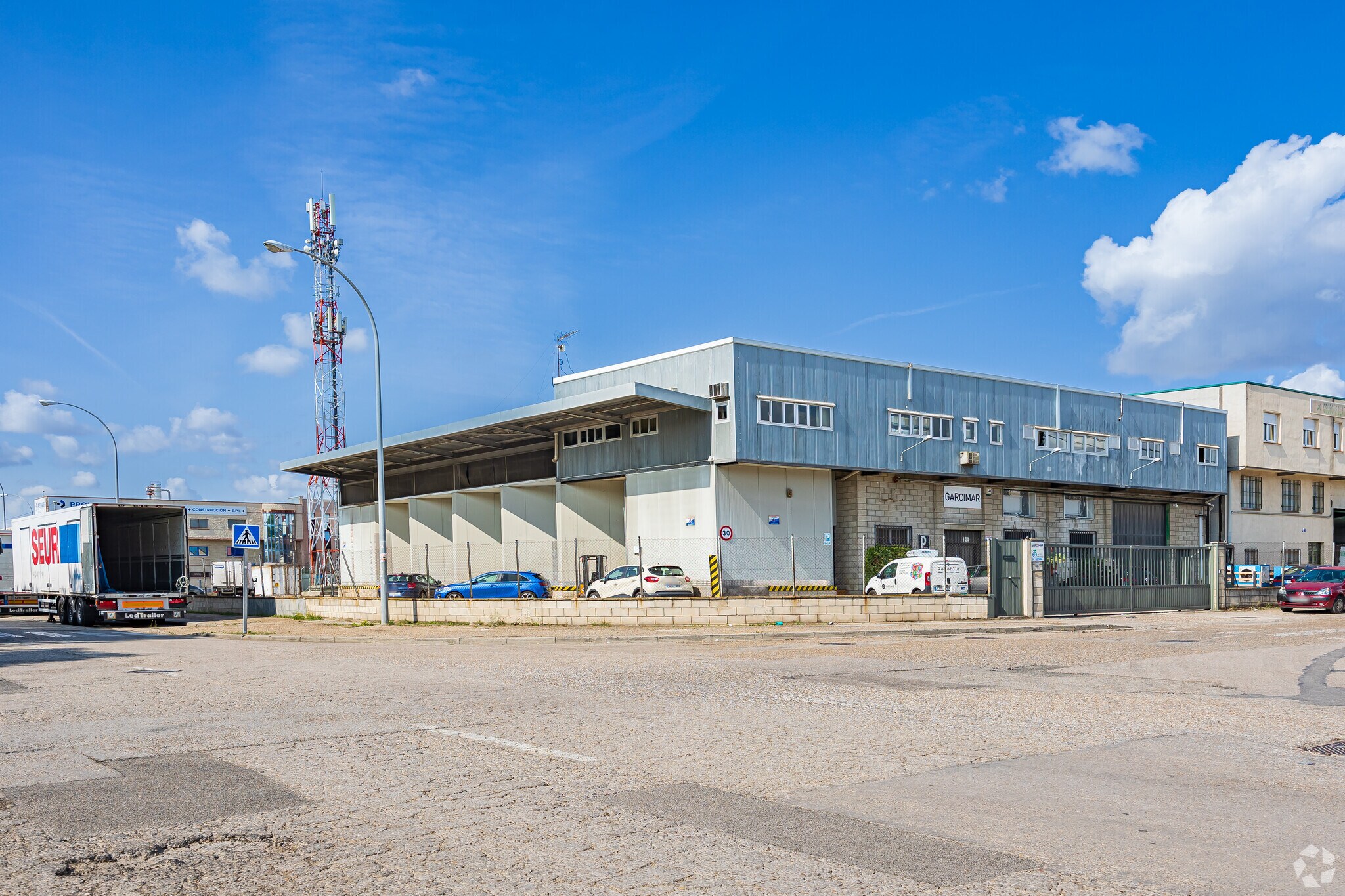 Industriel/Logistique dans Getafe, Madrid à louer Photo principale– Image 1 sur 4