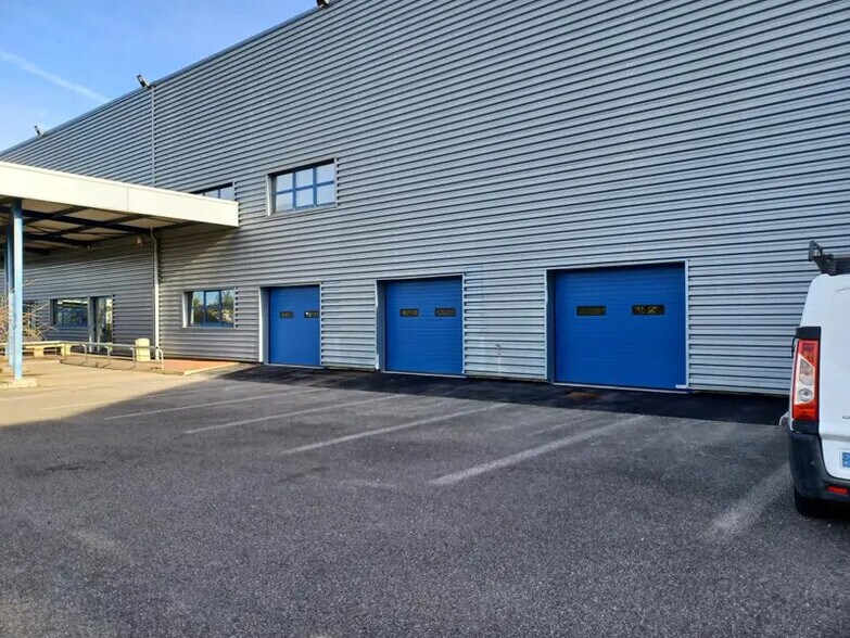 Industriel/Logistique dans Miribel à louer - Photo de l’immeuble – Image 3 sur 18