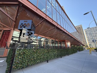 Plus de détails pour 9828 101A Ave NW, Edmonton, AB - Local commercial à louer
