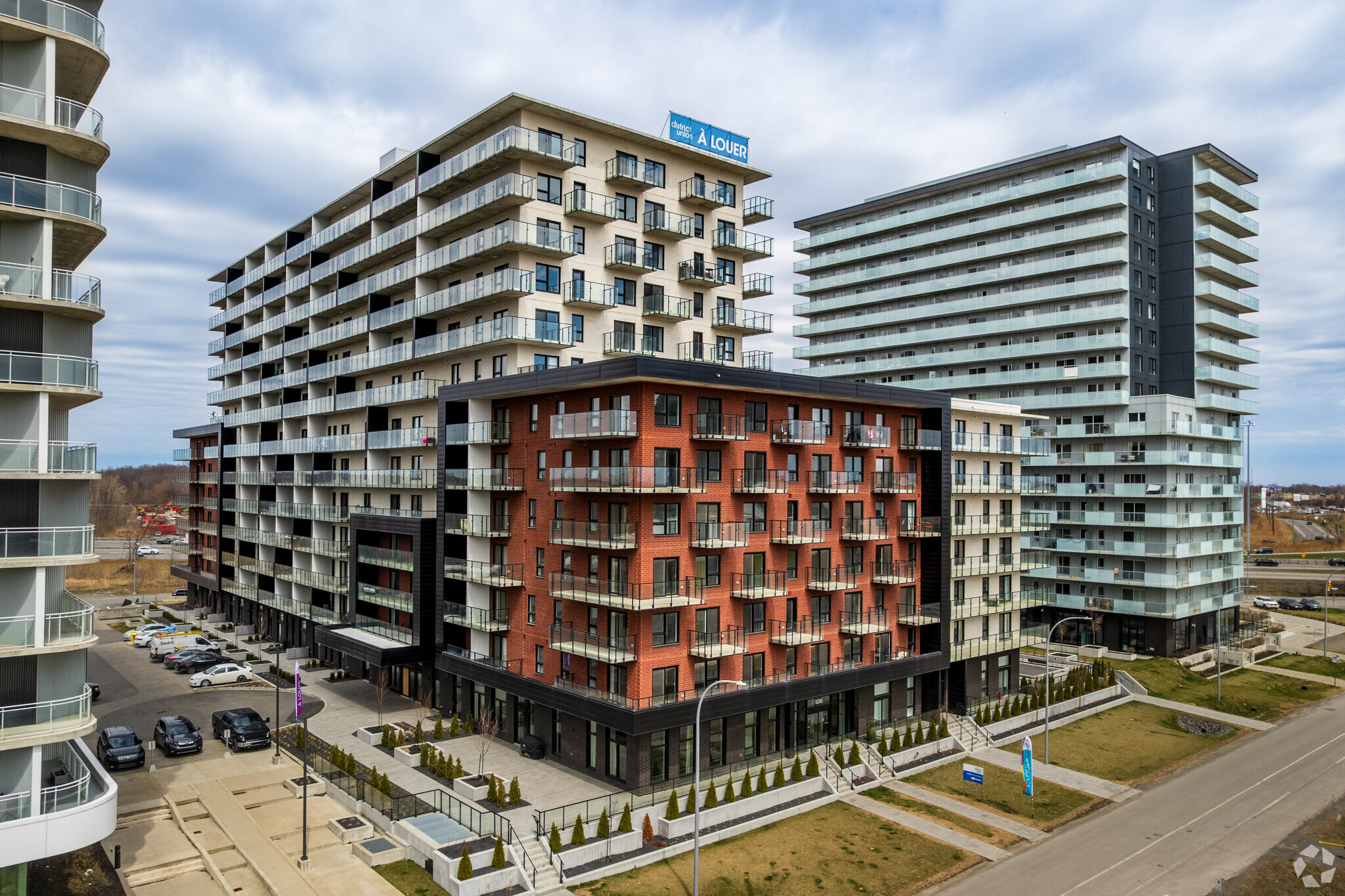 1220 Av De La Croisee, Terrebonne, QC à louer Photo de l’immeuble– Image 1 sur 5