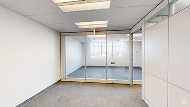120 5th Ave W, Cochrane, AB à louer Numérisation 3D Matterport– Image 1 sur 14