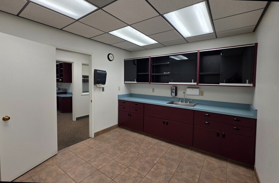 1669 W Ina Rd, Tucson, AZ à louer - Photo de l’immeuble – Image 2 sur 8