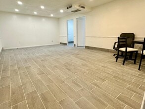 14819 N Cave Creek Rd, Phoenix, AZ à louer Photo intérieure– Image 2 sur 9