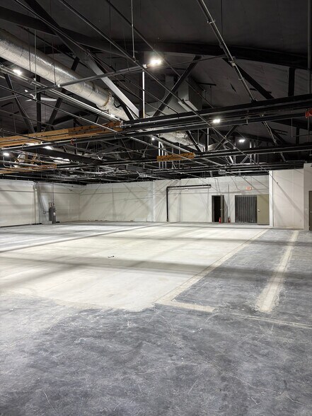 6620 W Dakin St, Chicago, IL à louer - Photo de l’immeuble – Image 3 sur 9