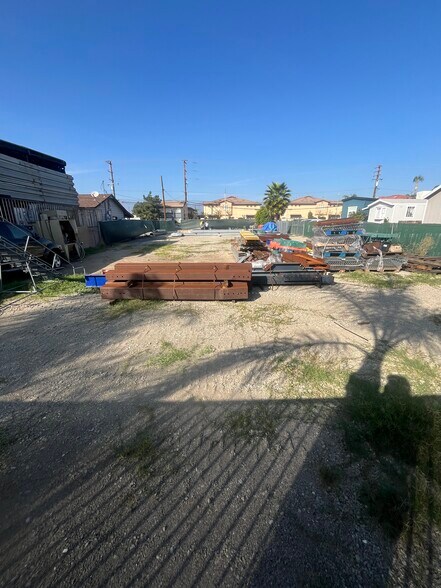 19534 E Cypress St, Covina, CA à vendre - Photo de l’immeuble – Image 2 sur 2