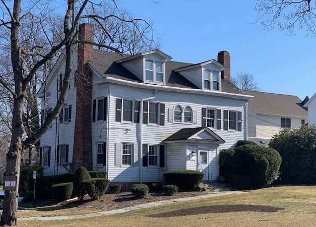 68 Nassau Rd, Huntington, NY à vendre - Photo principale – Image 1 sur 17
