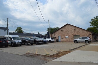 51180 Washington St, New Baltimore, MI à louer Photo intérieure– Image 2 sur 2