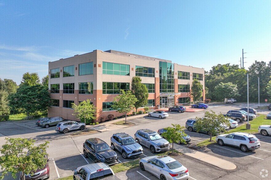 125 Emeryville Dr, Cranberry Township, PA à louer - Photo principale – Image 1 sur 7