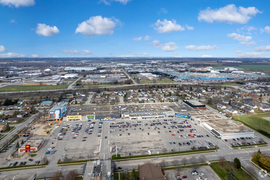 417 Wellington St, St Thomas, ON à louer - Aérien – Image 2 sur 18