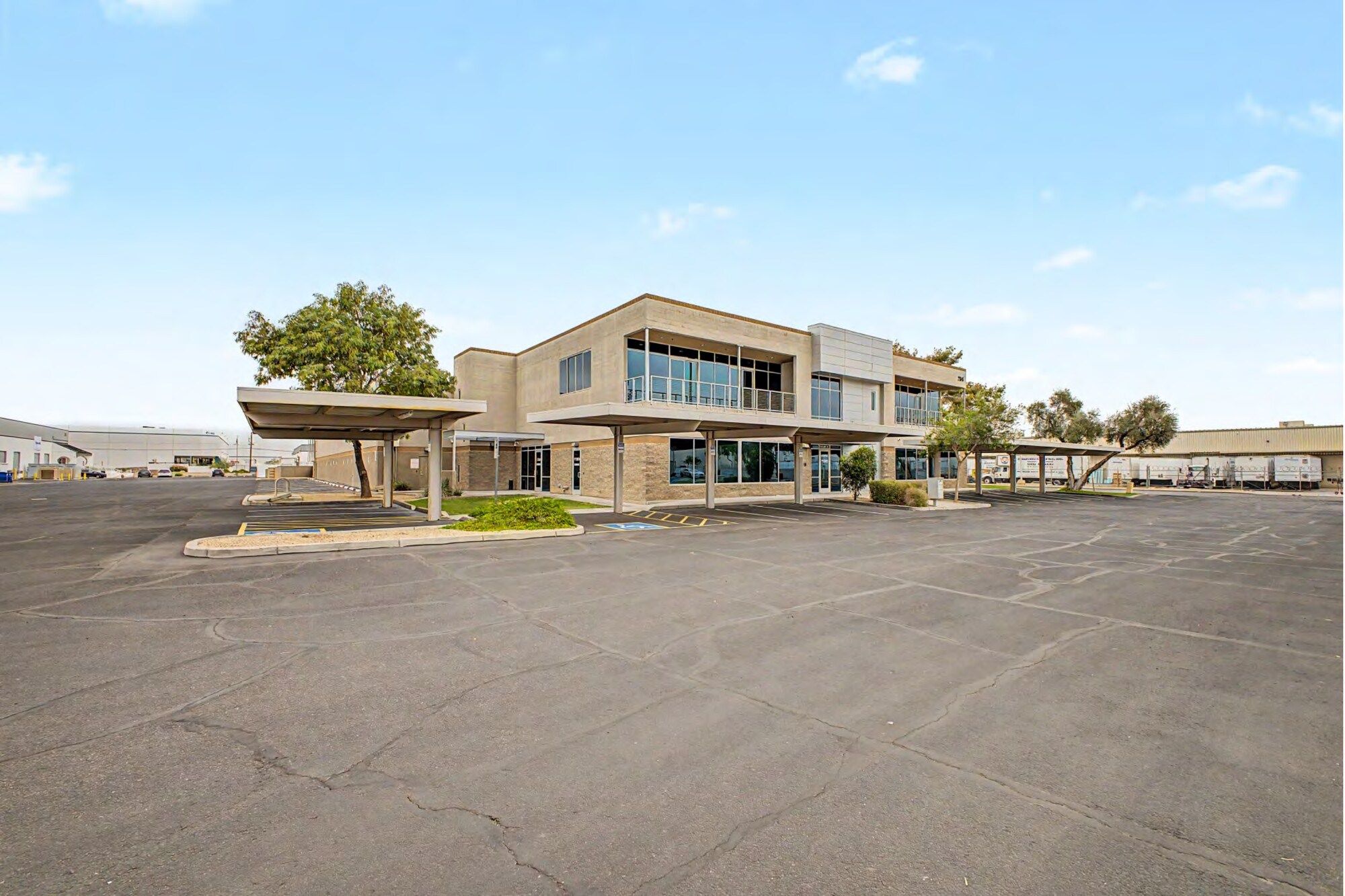 230 N 48th Ave, Phoenix, AZ à louer Photo de l’immeuble– Image 1 sur 19