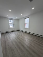 3084 Brighton 13Th St, Brooklyn, NY à louer Photo intérieure– Image 2 sur 5