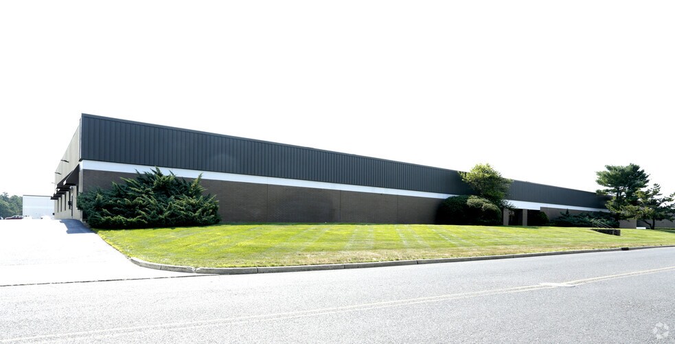 895 Towbin Ave, Lakewood, NJ à louer - Photo de l’immeuble – Image 2 sur 2