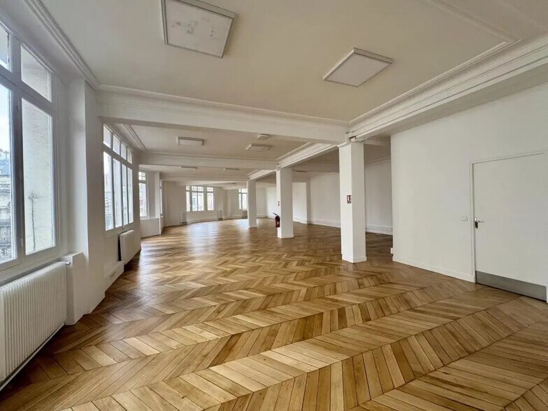 Bureau dans Paris à louer - Photo de l’immeuble – Image 1 sur 9