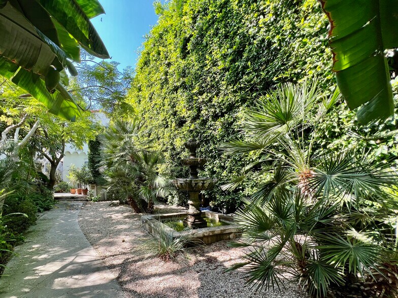 1269 Havenhurst Dr, West Hollywood, CA à vendre - Photo de l’immeuble – Image 3 sur 18
