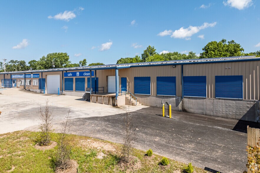 601 E South St, Ozark, MO à vendre - Photo de l’immeuble – Image 2 sur 7