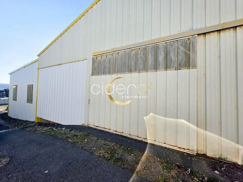 Local d'activités dans Issoire à vendre - Photo de l’immeuble – Image 2 sur 12