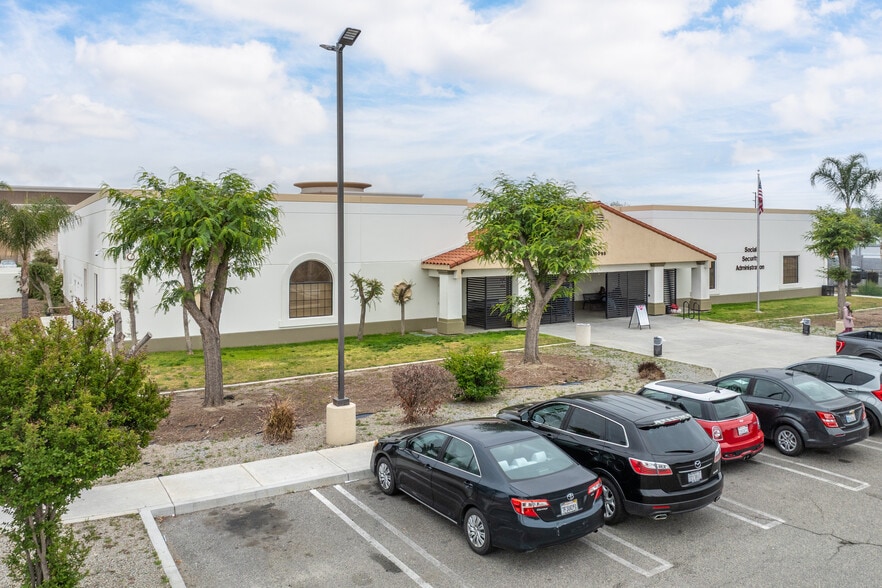 3095 W Devonshire Ave, Hemet CA - Bureau