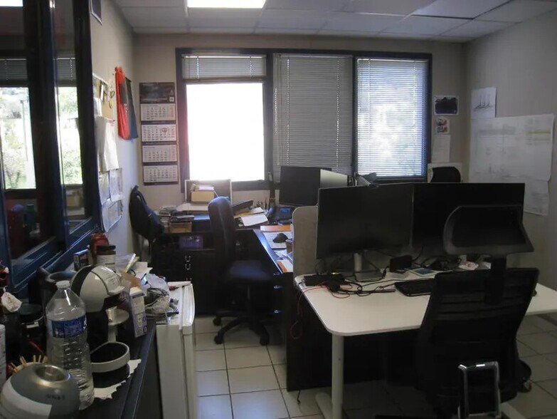 Industriel/Logistique dans Roquevaire à vendre - Photo intérieure – Image 3 sur 6