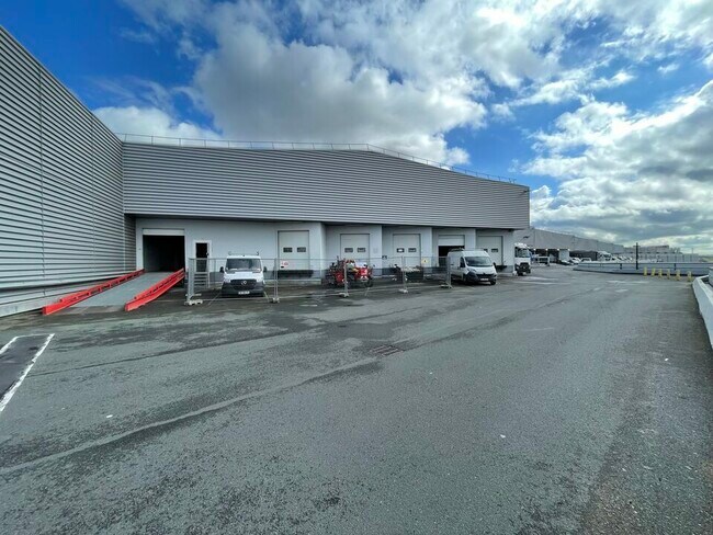 Plus de détails pour Industriel/Logistique à louer