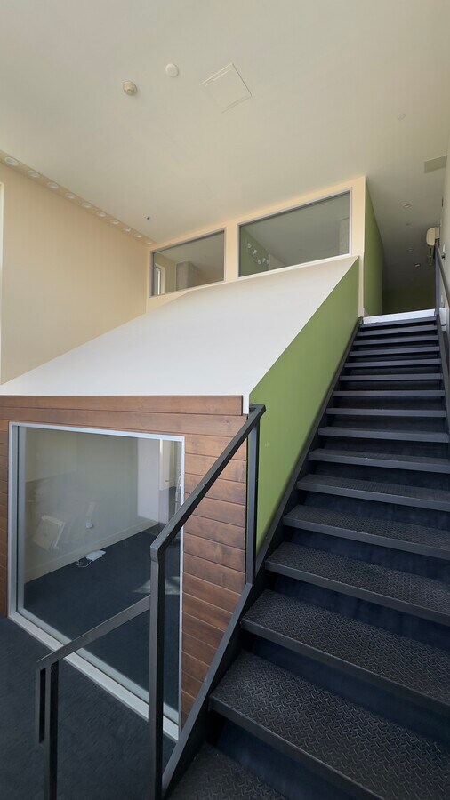 311 Oak St, Oakland, CA 94607 - Lot 113 - - Photo intérieure - Image 2 of 9