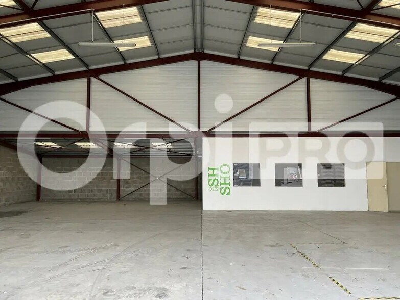 Industriel/Logistique dans Guérande à louer - Photo de l’immeuble – Image 2 sur 3