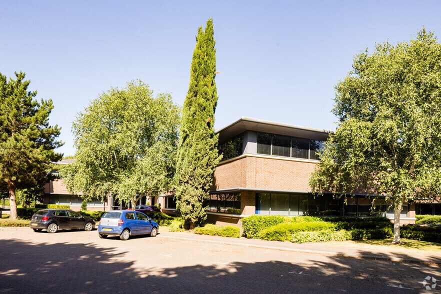 Waltham Rd, Maidenhead à louer - Photo de l’immeuble – Image 2 sur 3