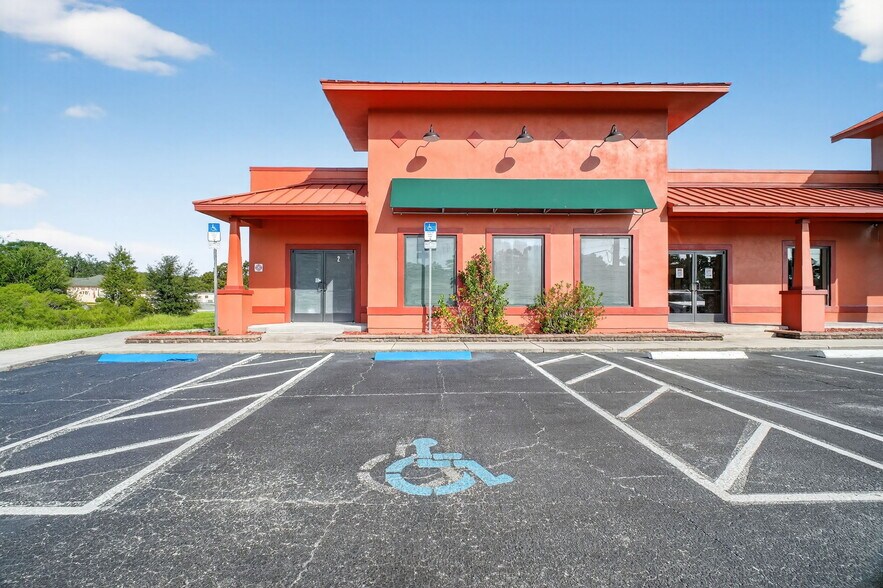 9311 SW Sr-200, Ocala, FL à louer - Photo de l’immeuble – Image 3 sur 14