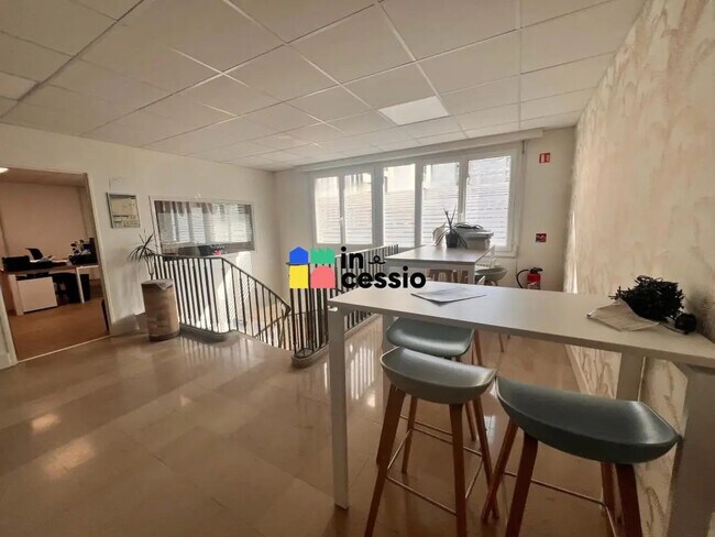 Plus de détails pour Bureau à vendre