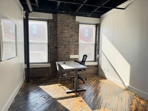 1201 Story Ave, Louisville, KY à louer Photo intérieure– Image 1 sur 19