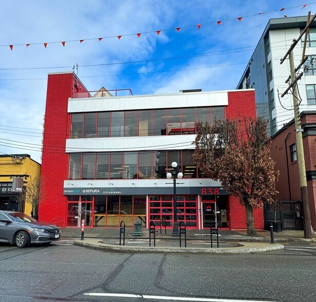 838 Fort St, Victoria, BC à louer - Photo principale – Image 1 sur 1