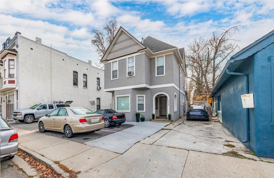 235 E Warm Springs Ave, Boise, ID à vendre - Photo de l’immeuble – Image 2 sur 9