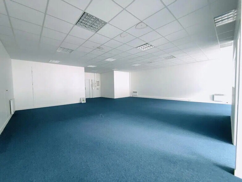 1 Rue Charles Cordier, Ferrières-en-Brie à vendre - Photo de l’immeuble – Image 2 sur 10