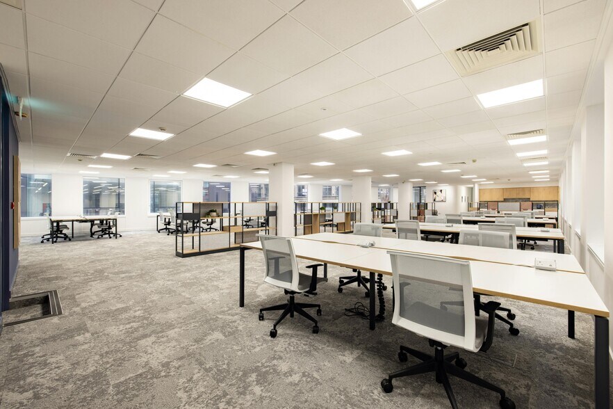 33 Creechurch Ln, Londres à louer - Photo de l’immeuble – Image 2 sur 17