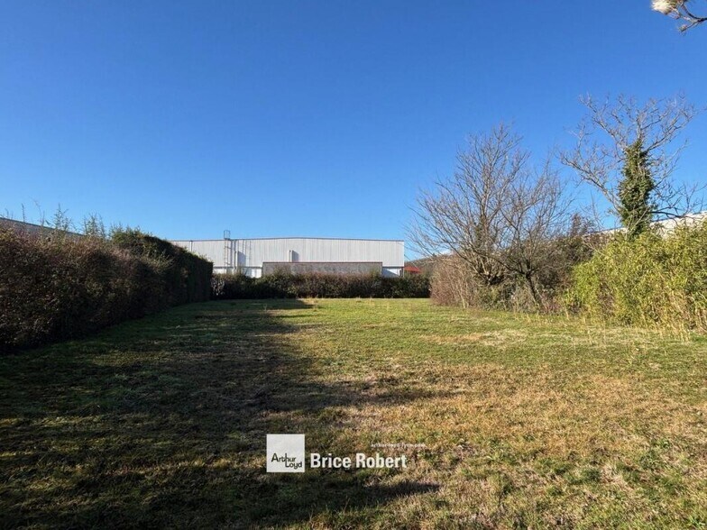 Local d'activités dans Montagny à vendre - Photo de l’immeuble – Image 2 sur 7