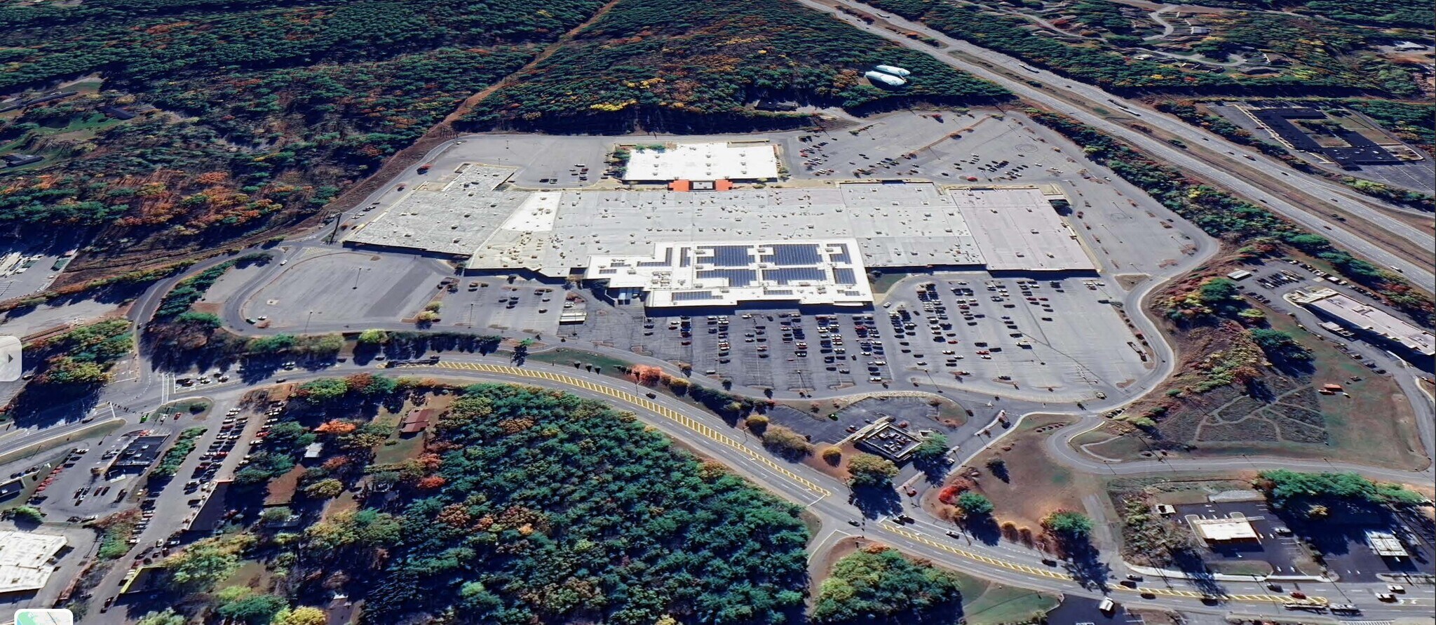 578 Aviation Rd, Queensbury, NY à louer Photo principale– Image 1 sur 2