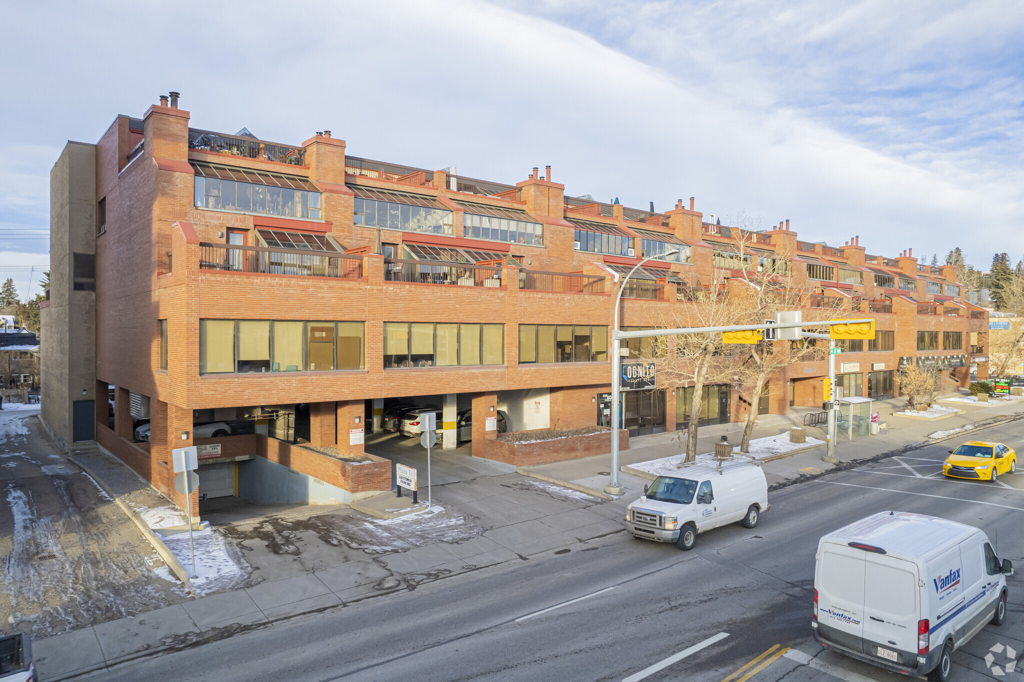 805-819 14th St NW, Calgary, AB à louer Photo principale– Image 1 sur 10