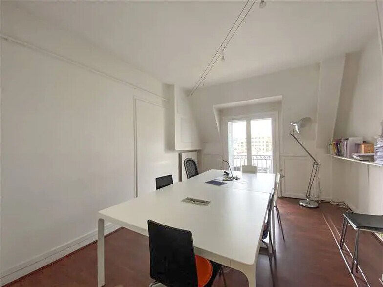 Bureau dans Paris à louer - Photo de l’immeuble – Image 2 sur 7