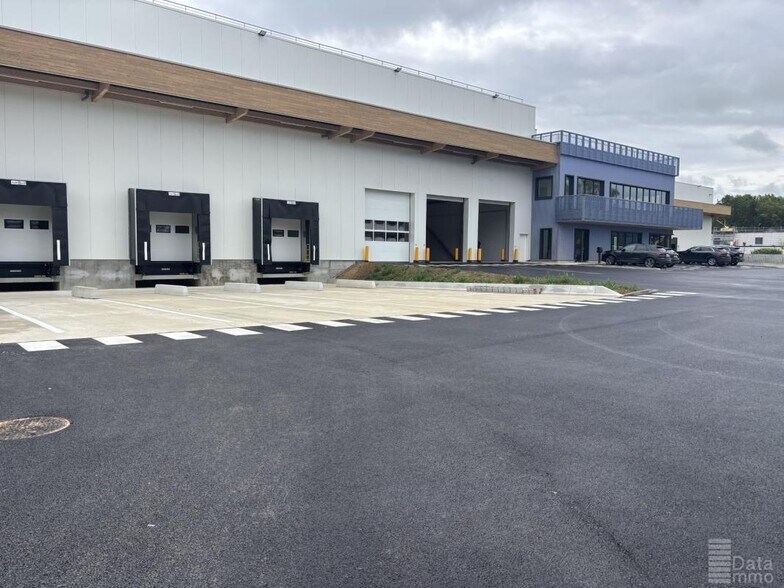Industriel/Logistique dans Tremblay-en-France à louer - Photo de l’immeuble – Image 1 sur 10