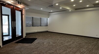 50 Ronson Dr, Toronto, ON à louer Photo intérieure– Image 2 sur 6