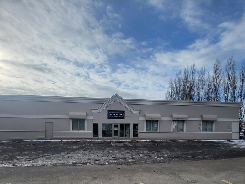 2525 E Rosser Ave, Bismarck, ND à louer - Photo principale – Image 1 sur 8