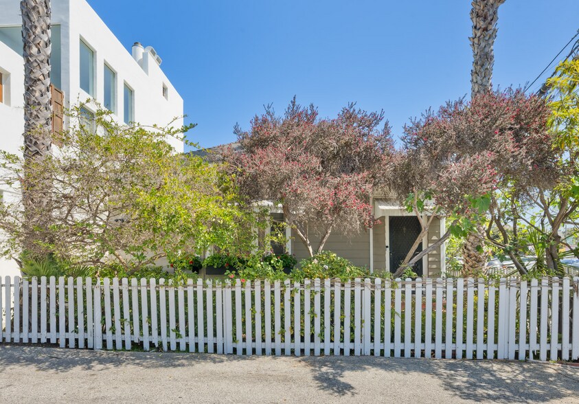 137 Strand St, Santa Monica, CA à vendre - Photo principale – Image 1 sur 10