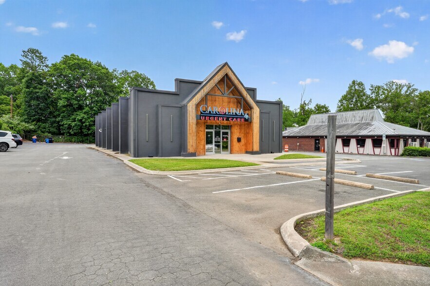 5234 N Roxboro Rd, Durham, NC à louer - Photo de l’immeuble – Image 2 sur 25