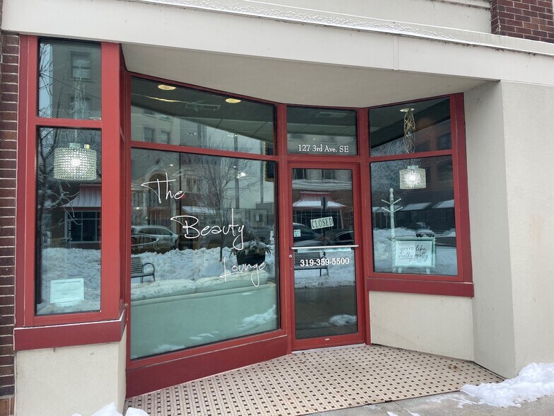 305 2nd St SE, Cedar Rapids, IA à louer - Photo de l’immeuble – Image 3 sur 9