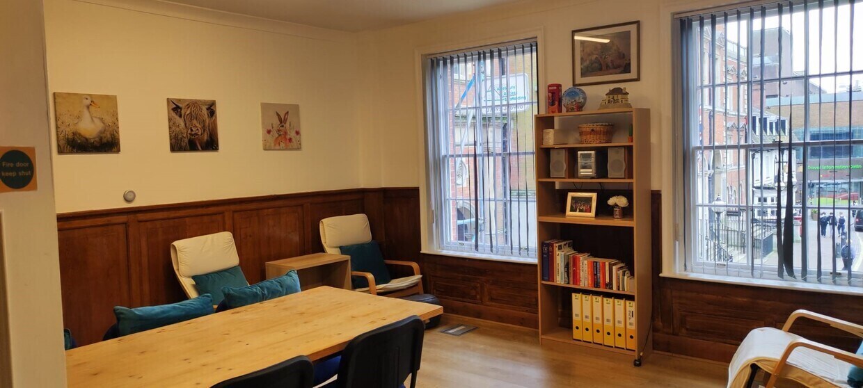 34 Market Sq, Aylesbury à louer Photo intérieure– Image 1 sur 2