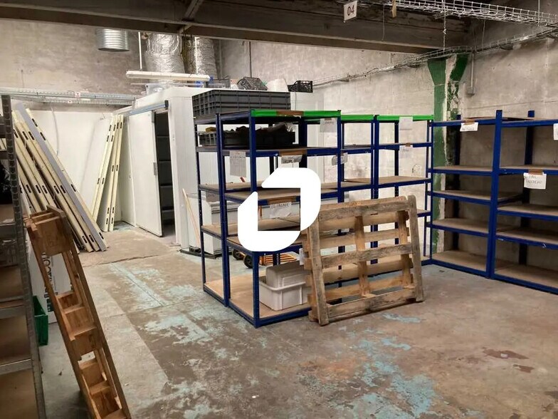 Local d’activités dans Montreuil à louer - Photo de l’immeuble – Image 3 sur 6