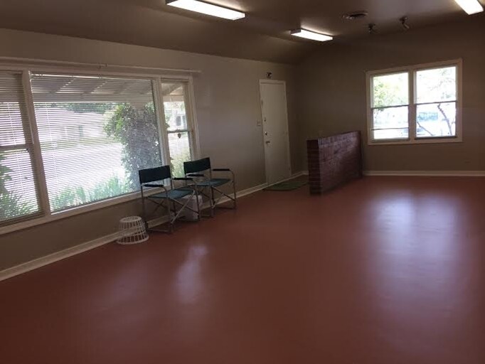 9625 Elk Grove Florin Rd, Elk Grove, CA à louer - Photo de l’immeuble – Image 3 sur 17