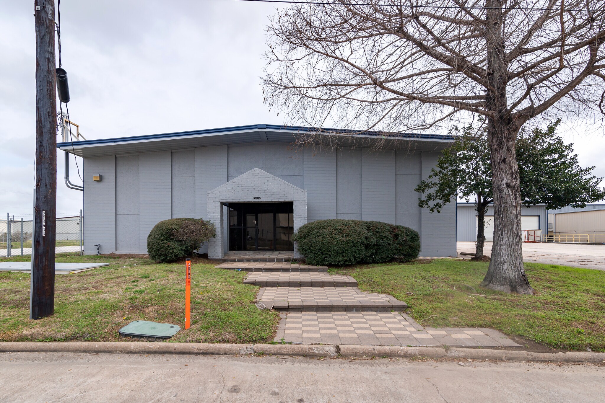 5805 Berry Brook Dr, Houston, TX à louer Photo principale– Image 1 sur 21